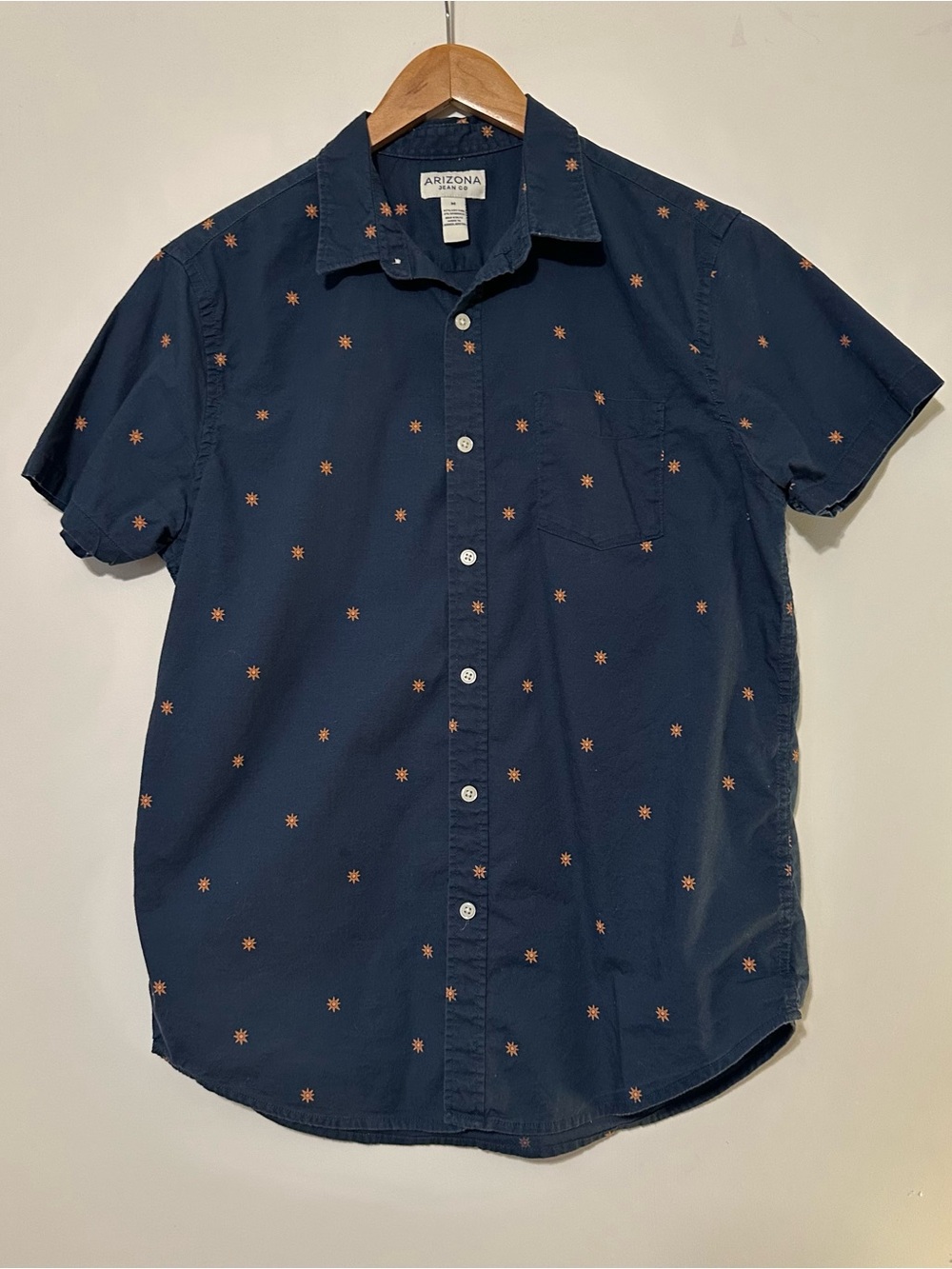 Arizona Jean Company Navy Short-Sleeve Button-Up with Orange Star Print - Medium